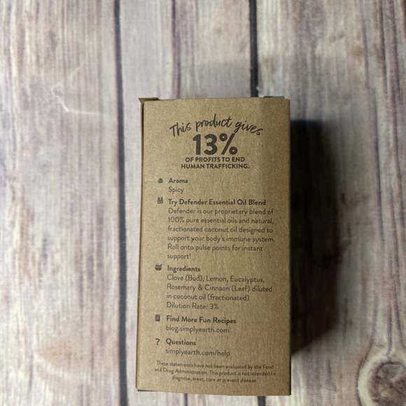 Simply Earth Defender Essential Oil Blend Roll On - Picture 4 of 5